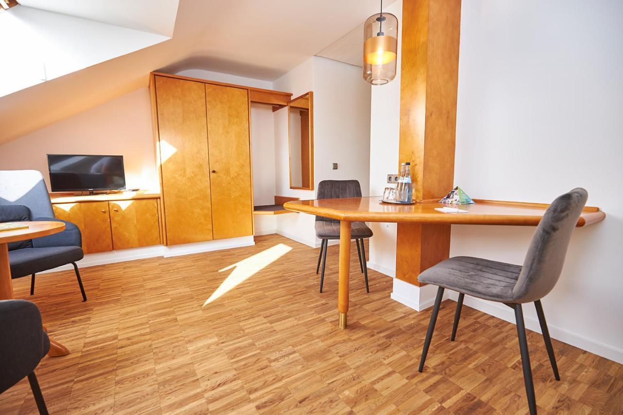 Erck- Flair Hotel & Restaurant Bad Schönborn Eksteriør billede